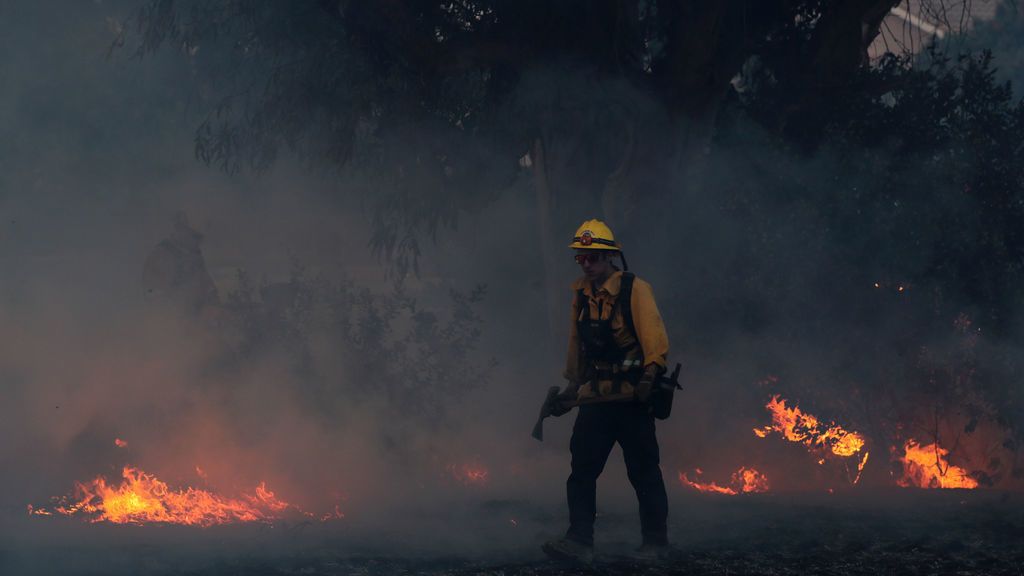 Fuego, caos, evacuados: los 15 fuegos de California, en fotos
