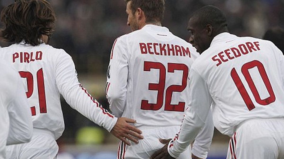 Seedorf le toca el culo a Beckham y este le da la bienvenida a Instagram