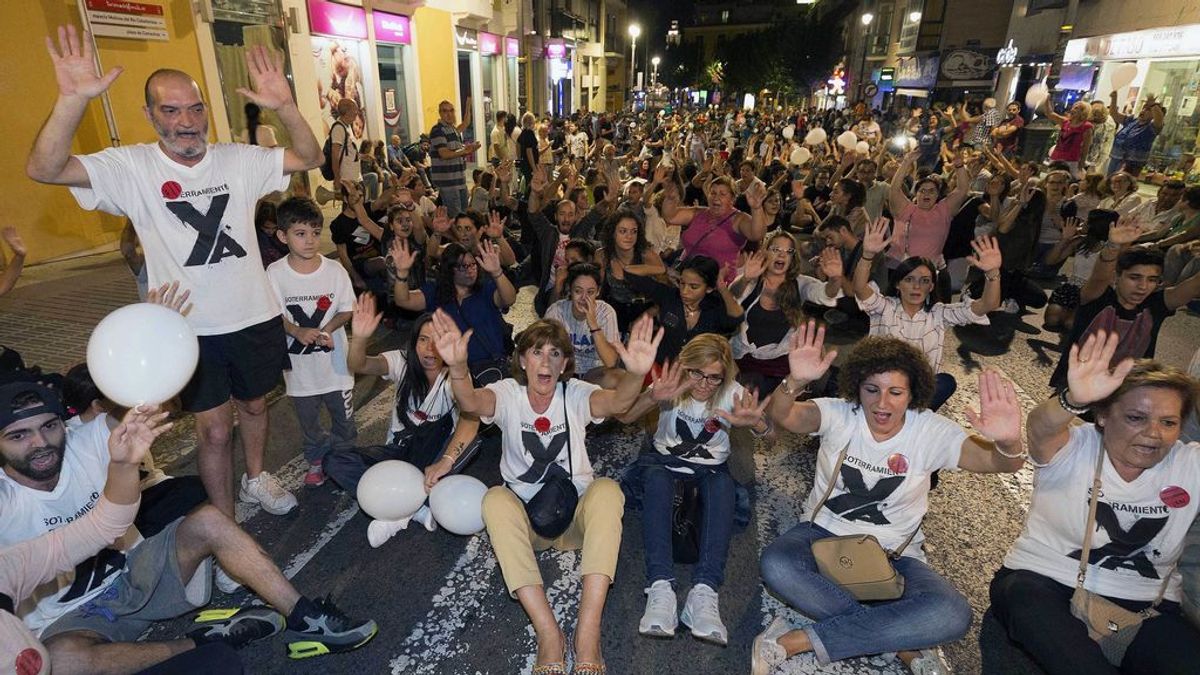 Protestas en Murcia por las vías del AVE:  Adif propone adelantar obras de soterramiento