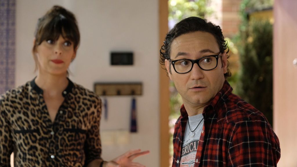 Imágenes del sexto episodio de la comedia de Telecinco 'Ella es tu padre', protagonizada por Carlos Santos