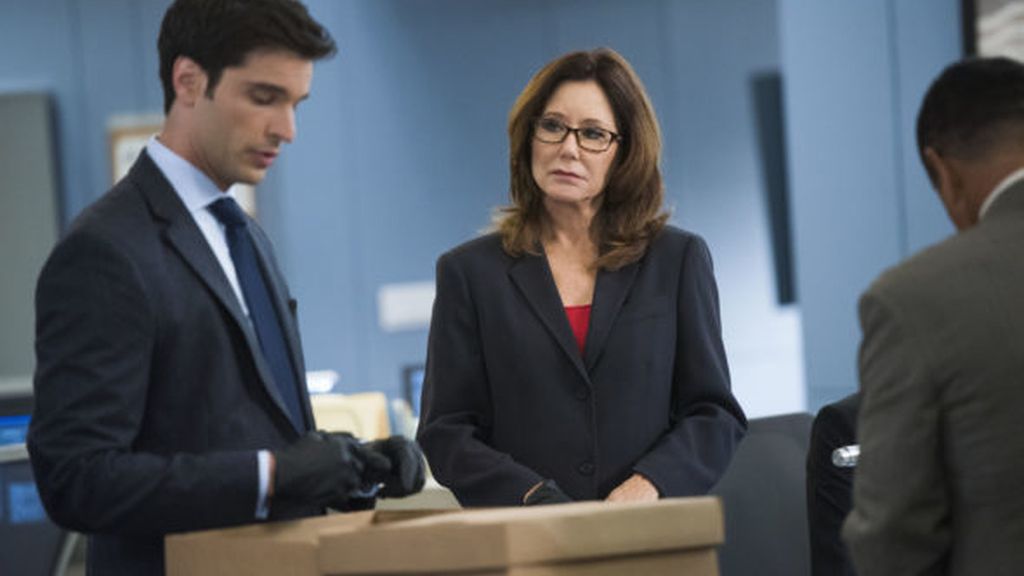 Mary McDonnell como Sharon Raydor en 'Major crimes'