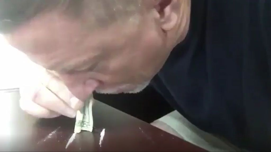 El vídeo del entrenador de los Dolphins esnifando cocaína escandaliza a la NFL y fuerza su dimisión