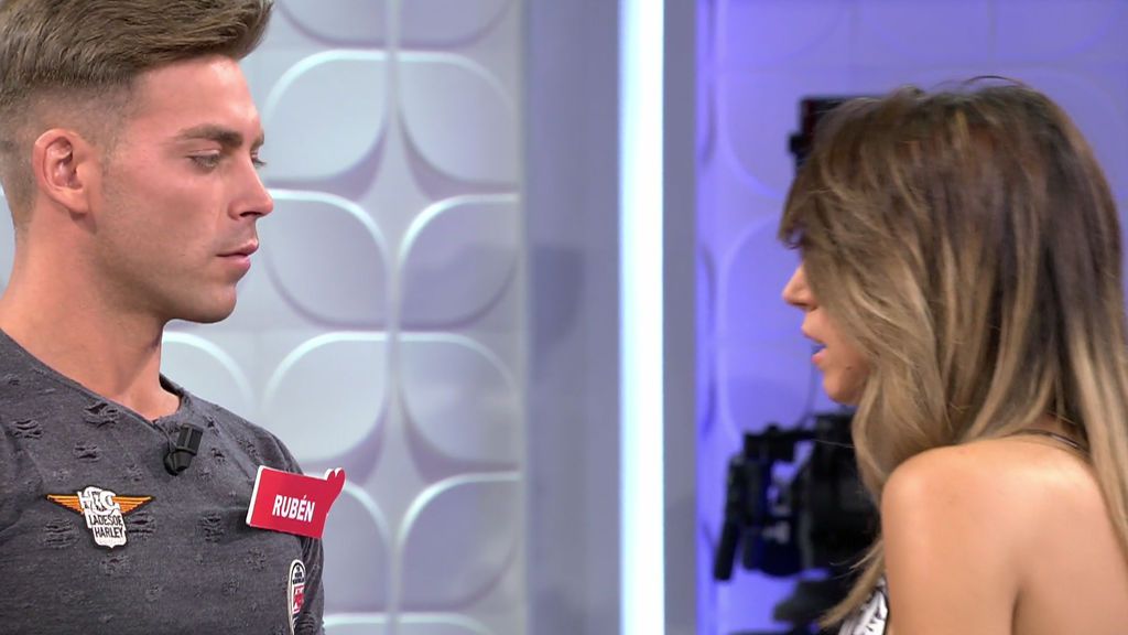 Melani expulsa a Rubén: "Me lo he pensado y no quiero conocerle" Melani expulsa a Rubén: "Me lo he pensado y no quiero conocerle"