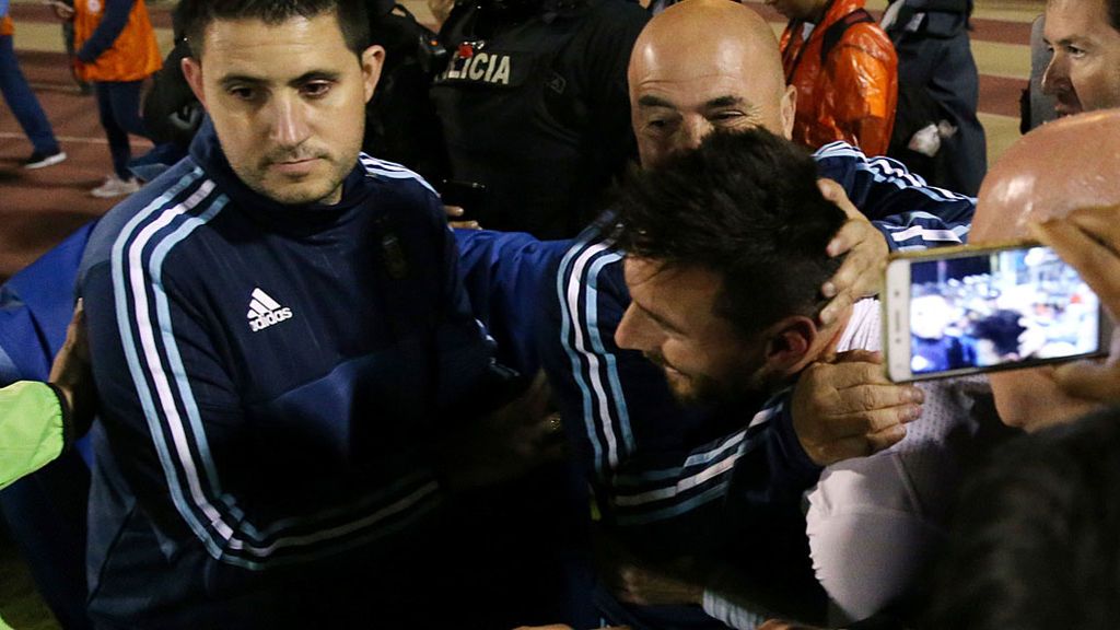 El recibimiento del vestuario de Argentina a Messi y su conversación con Ruggeri tras los tres golazos a Ecuador