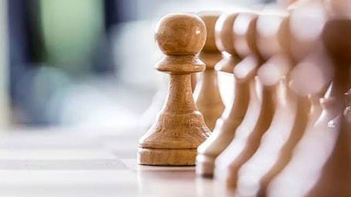 Puigdemont contesta al requerimiento del Gobierno con la imagen de una partida de ajedrez