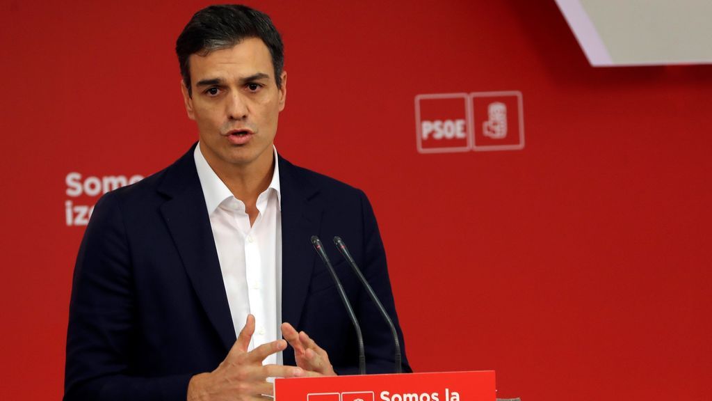 Sánchez anuncia que ha pactado con Rajoy abrir el debate de reforma de la Constitución