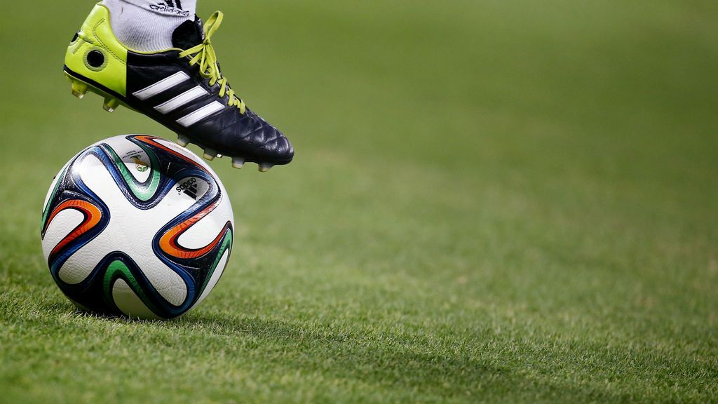 Muere un joven de 18 años al desplomarse mientras jugaba al fútbol en Cádiz Muere un joven de 18 años al desplomarse mientras jugaba al fútbol en Cádiz