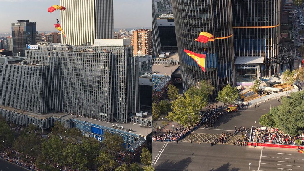 El impresionante salto de un paracaidista durante el desfile de la Fiesta Nacional