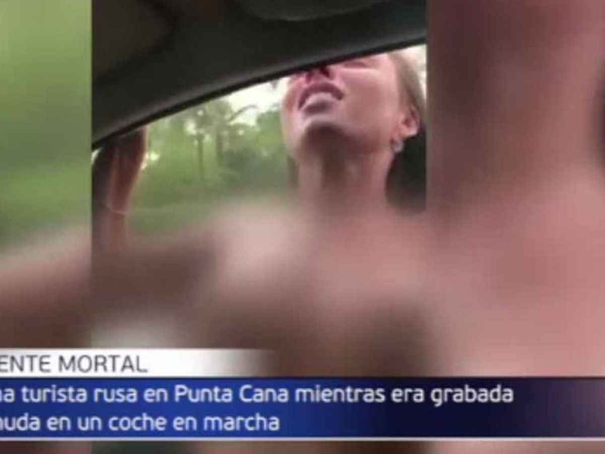 Detienen a la amiga de la turista que murió al colgarse desnuda de la  ventana de un coche