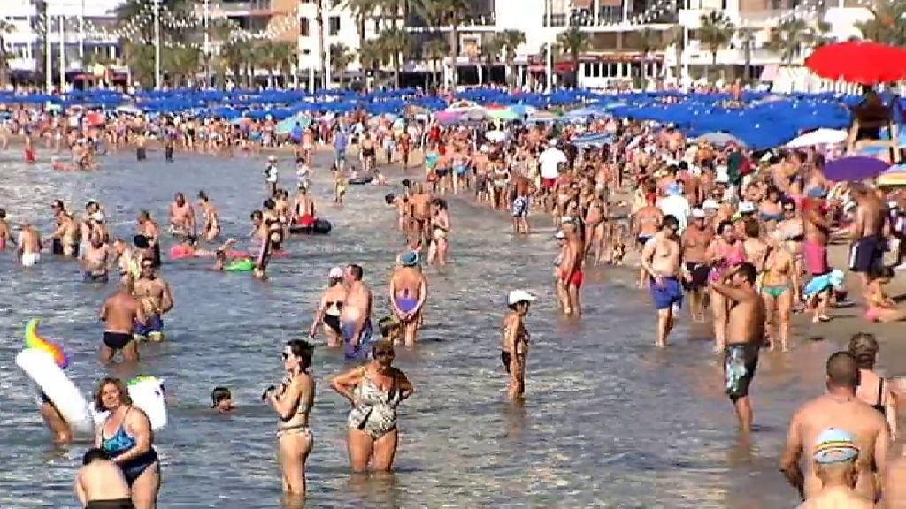 Las altas temperaturas disparan en octubre el turismo de playa