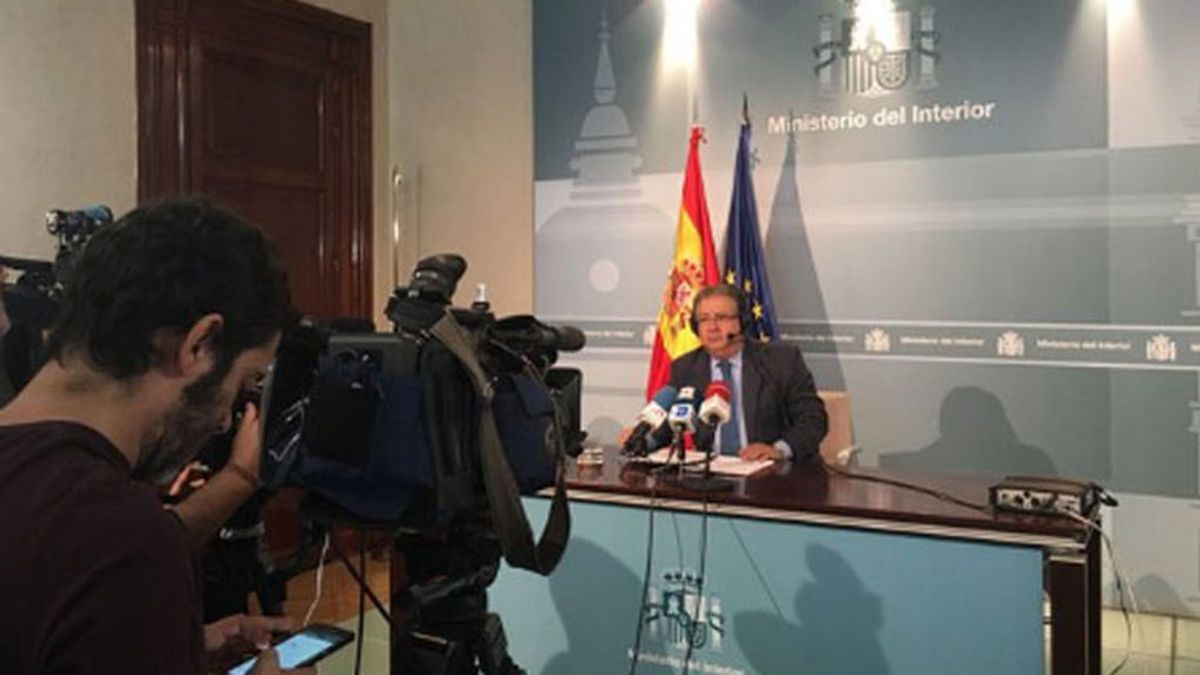 Zoido: si la respuesta de Puigdemont no es clara "se entenderá que  ha declarado la independencia"