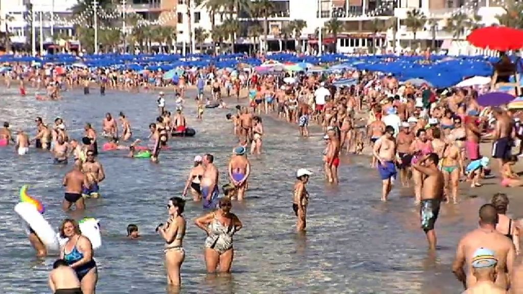 Las altas temperaturas disparan en octubre el turismo de playa
