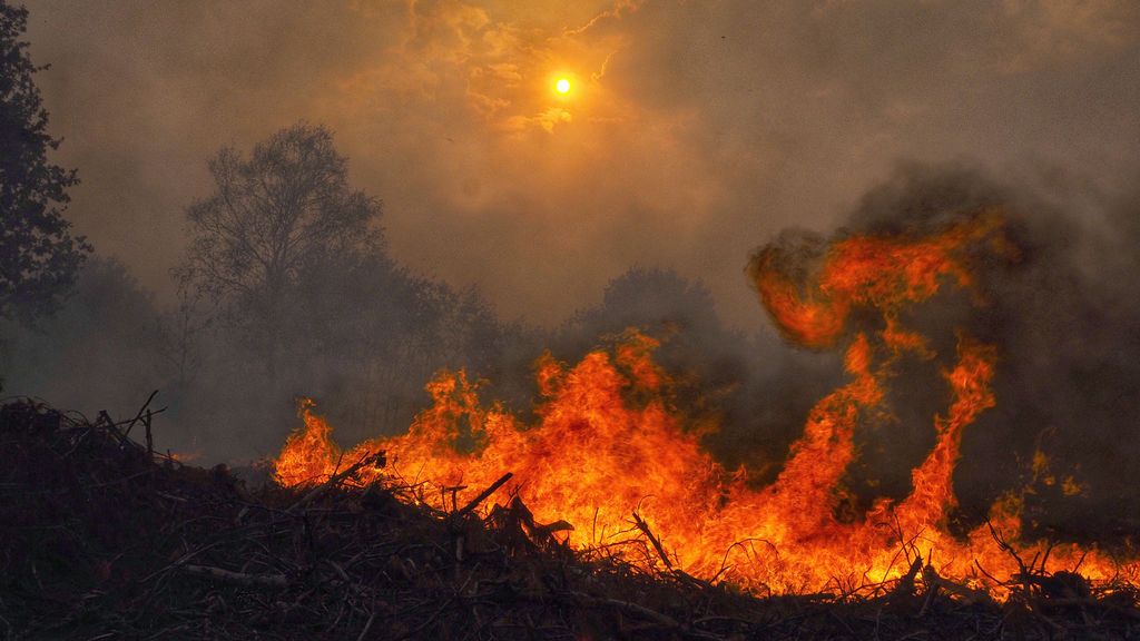 La Ola De Incendios Que Arrasa Galicia, En Imágenes