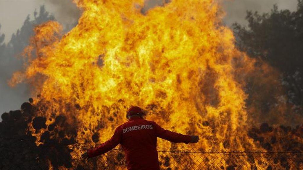 Portugal declara el Estado de Catástrofe por la ola de incendios en el norte del país