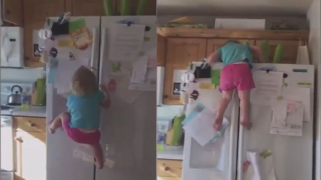 La niña 'Spider-Man': con tan solo dos años trepa por el frigorífico de su casa
