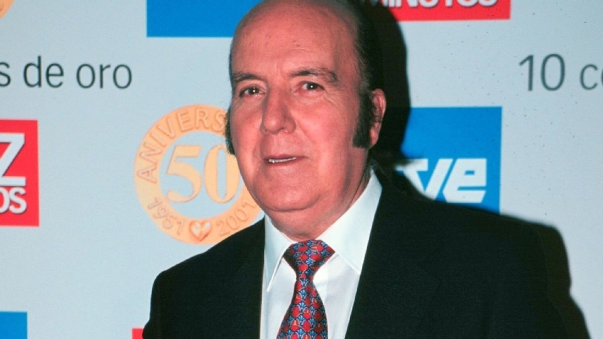 Chiquito de la Calzada continúa ingresado con evolución favorable tras sufrir una caída