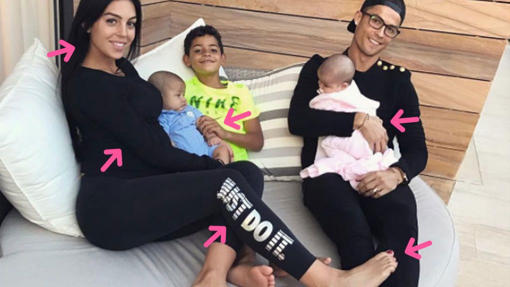 Georgina, Cristiano, Jr y los mellizos: los 6 detalles del posado familiar perfecto