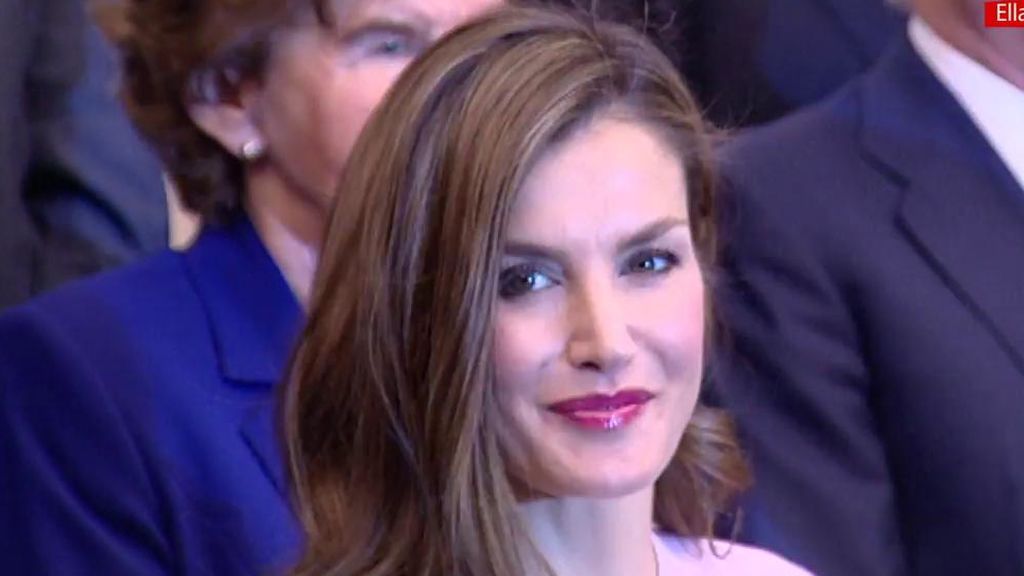 La Reina Letizia y la polémica con su móvil