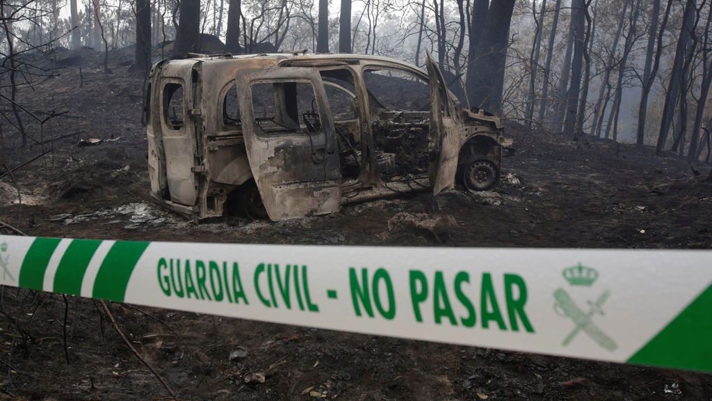 El Coruxo muestra los efectos del incendio de Galicia: “Ni el chapapote ni el fuego podrán con nuestras fuerzas” El Coruxo muestra los efectos del incendio de Galicia: “Ni el chapapote ni el fuego podrán con nuestras fuerzas”