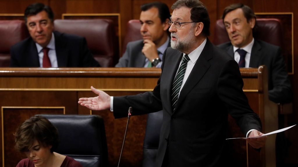 Rajoy acusa al Govern de liquidar la Constitución y el Estatuto