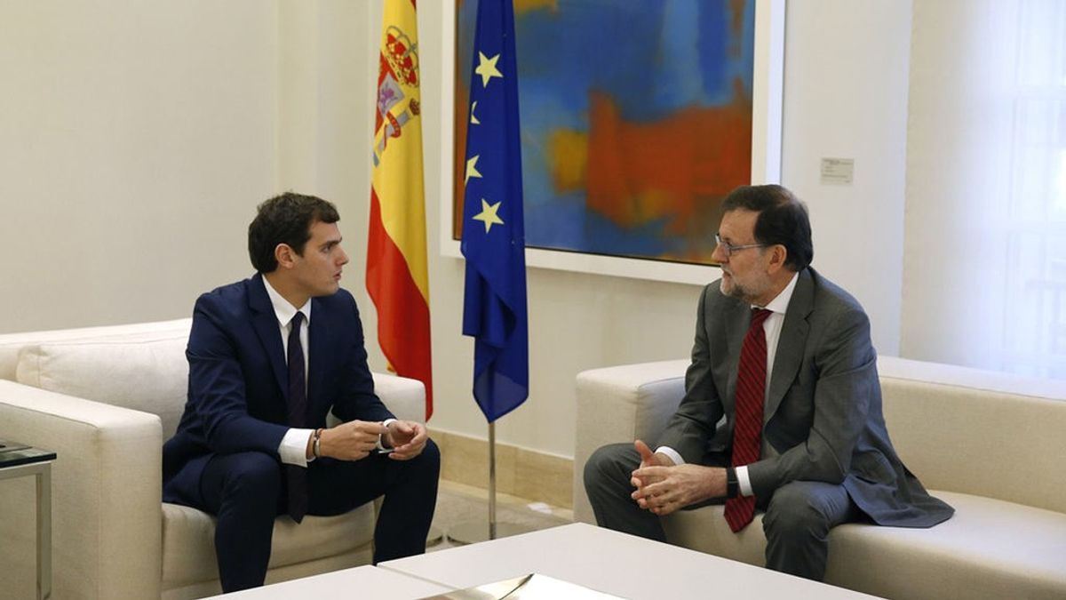 Rajoy promete a Rivera mantenerle informado sobre la manera en que se aplicaría el 155
