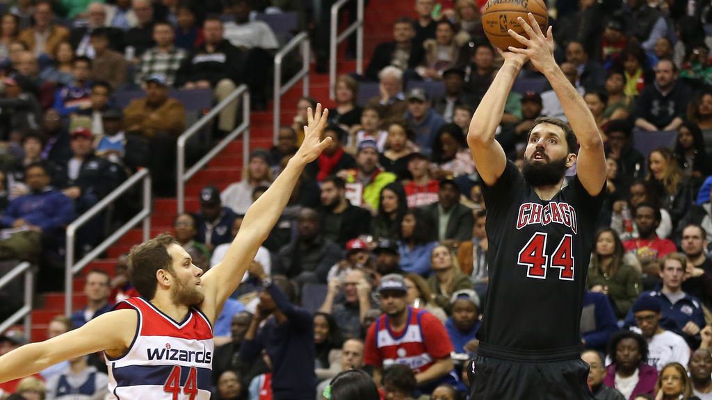 Mirotic, baja indefinida tras una fractura de mandíbula por una pelea con un compañero de equipo Mirotic, baja indefinida tras una fractura de mandíbula por una pelea con un compañero de equipo