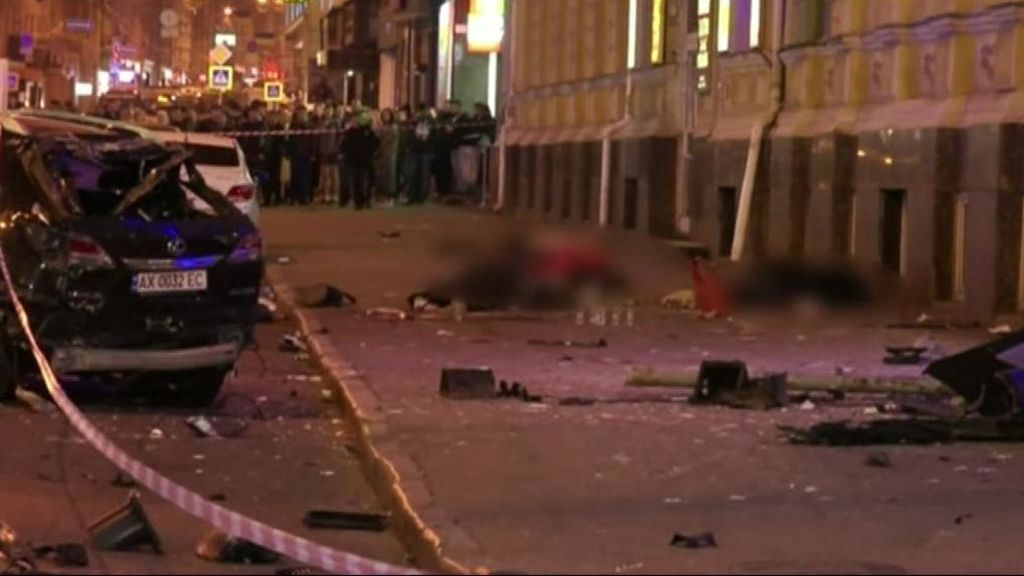 Encuentran la muerte esperando a que el semáforo se pusiese en verde