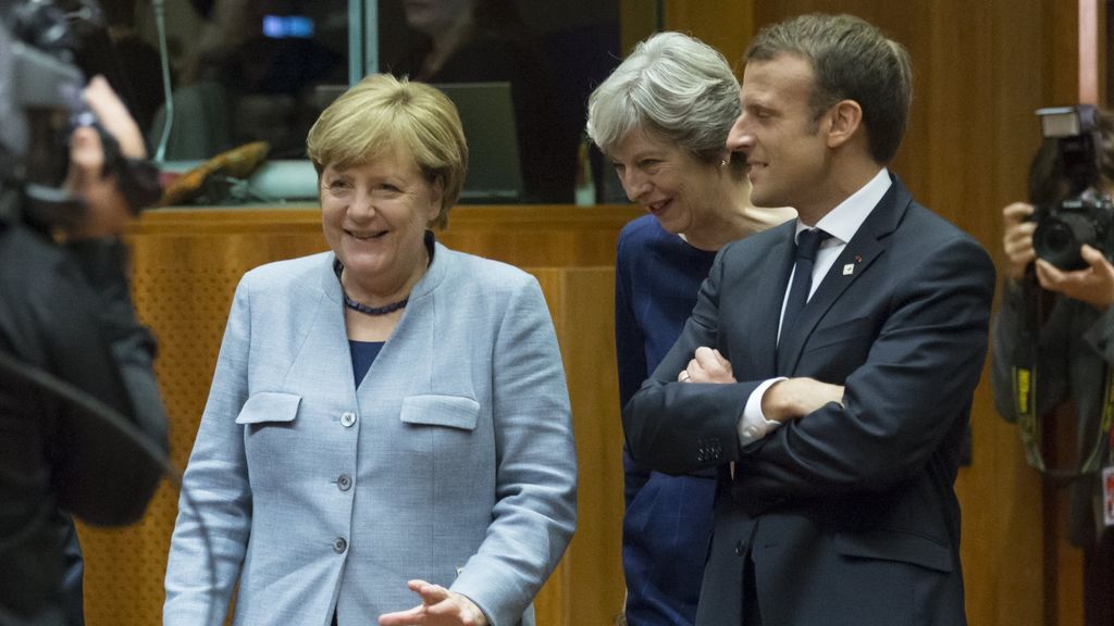 Merkel y Macron expresan su apoyo a Rajoy en Bruselas