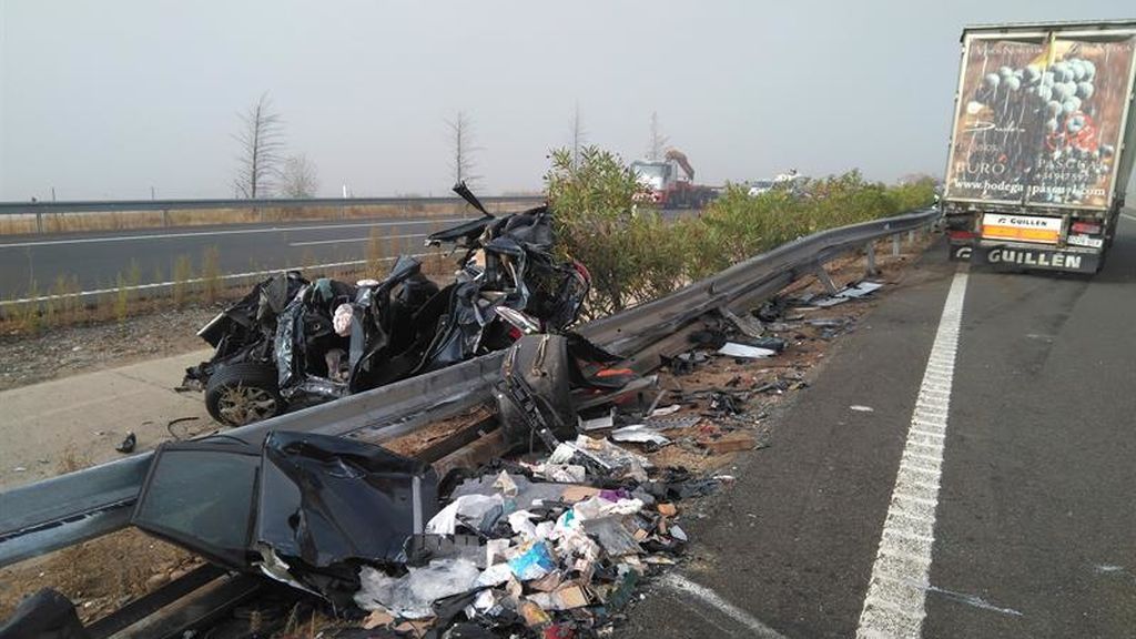 Un fallecido en un gran accidente en Cáceres en el que se han visto implicados treinta vehículos