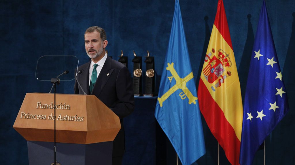 El Rey subraya que "Cataluña es y será parte esencial de España" pese al "inaceptable intento de secesión"
