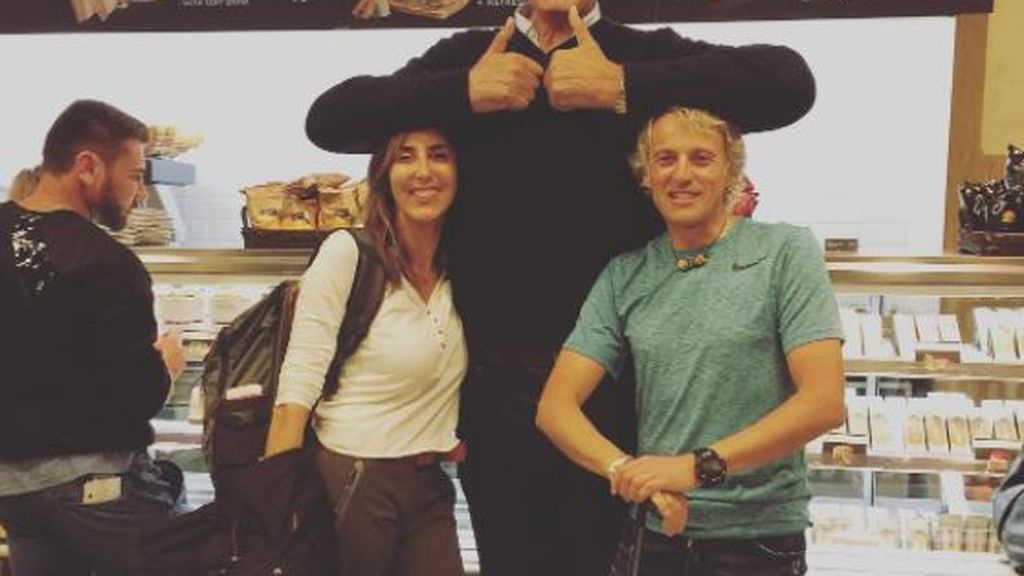 ¡Jesús Calleja y Paz padilla se encuentran con un 'gigante' antes de empezar su aventura por África!