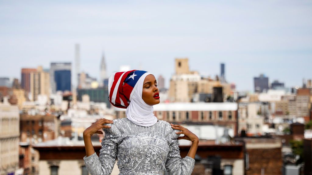 La modelo Halima Adem, embajadora del glamour en el Modest Fashion Festival