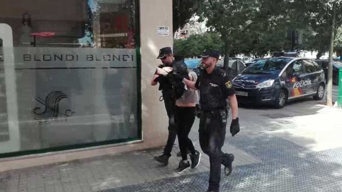 Detenida una mujer acusada de matar a su pareja con un arma blanca en ...