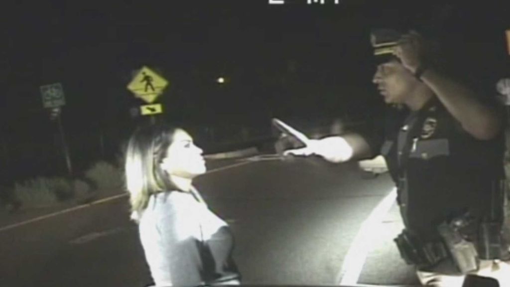 ¿Por qué llora este policía al detener a una conductora borracha?