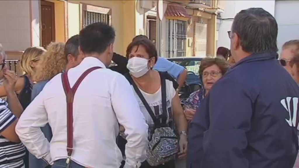 Los vecinos de Coria del Río, Sevilla, creen que les están envenenando