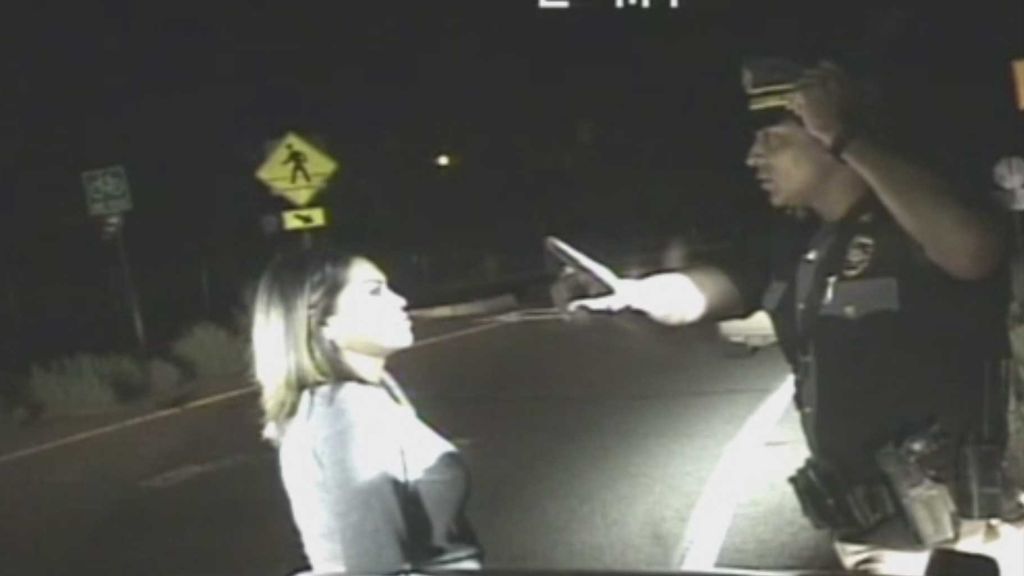 ¿Por qué llora este policía al detener a una conductora borracha?