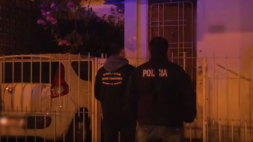 Una madre se lía a manotazos con su hijo tras ser detenido por amenazas de bomba
