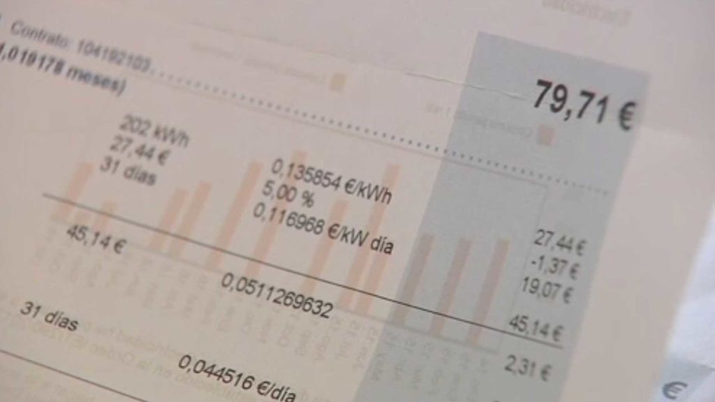 Cocinar, poner la lavadora o encender la luz hoy es más caro: el precio de la luz alcanza su máximo anual