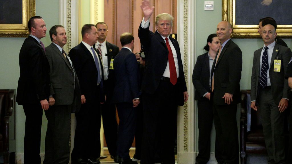 A Trump le llueven las críticas de varios senadores republicanos