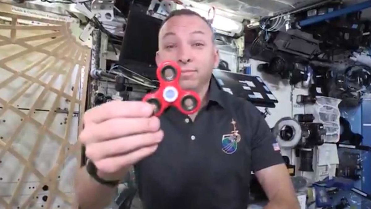 'Spinners' en el espacio: los astronautas están enganchadísimos a lo raro que gira