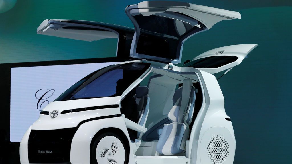 Toyota Motor Corp. muestra la serie Concept-i Ride de la compañía durante la presentación en los medios del 45 ° Tokyo Motor Show en Tokio
