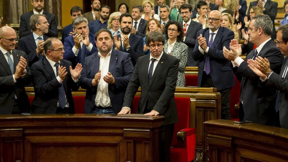 Diputados de JxSí en el parlamento catalán dimiten ante la inminente convocatoria de elecciones