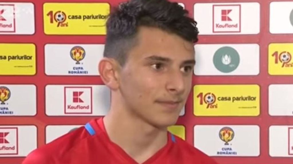 Debut y gol como futbolista profesional en el Steaua de Bucarest… ¡con solo 14 años!