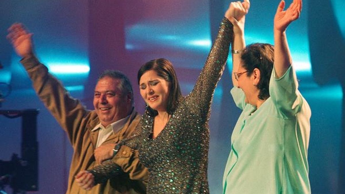 Rosa López, ganadora de 'Operación triunfo', lo celebra junto a sus padres