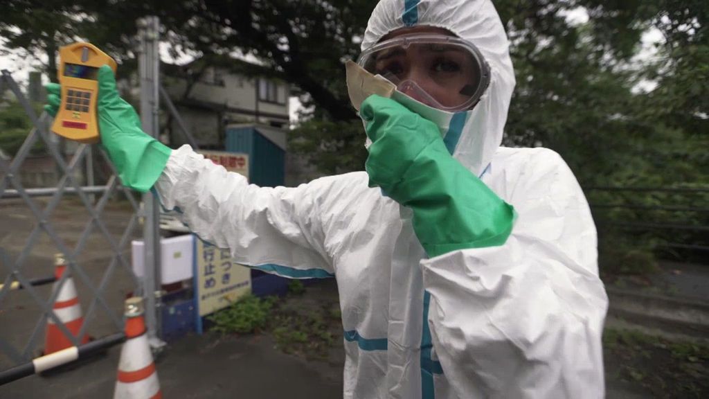 Alejandra Andrade entra en el pueblo de máxima radiación de Fukushima
