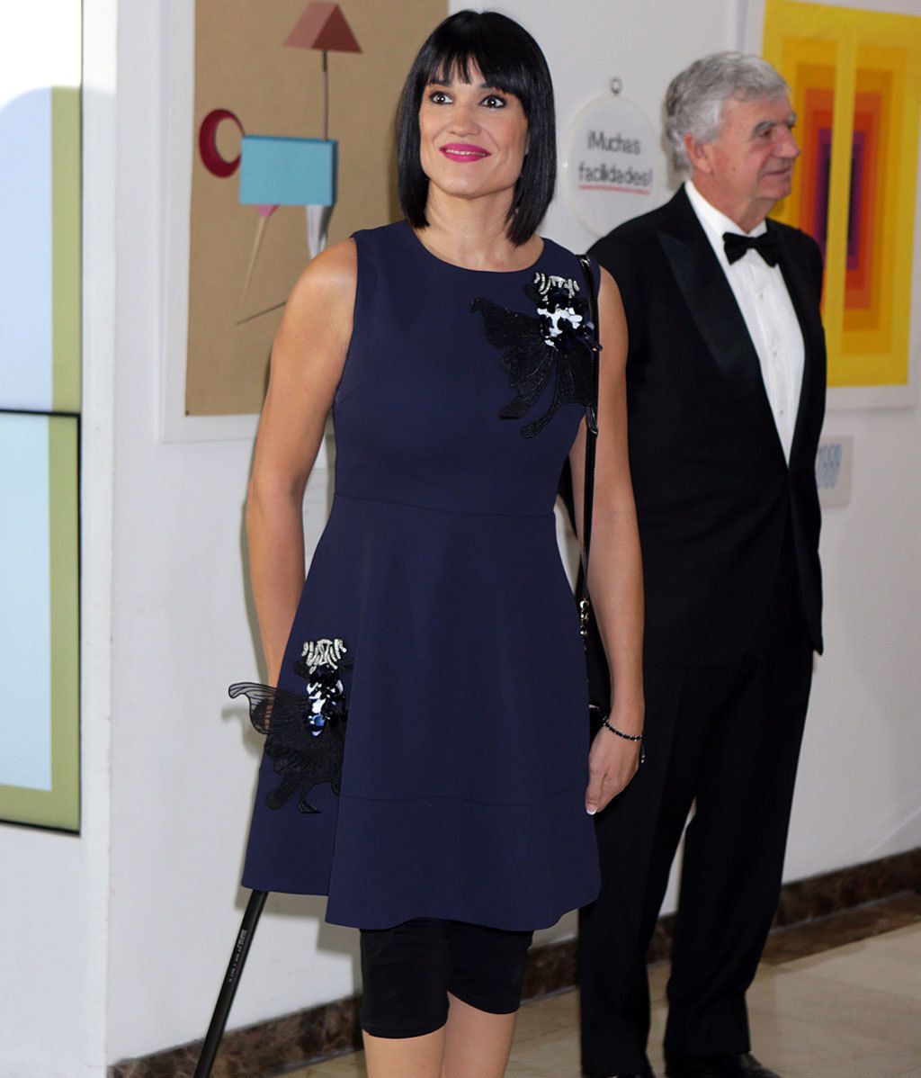 Irene Villa, azul eléctrico para una noche de premios