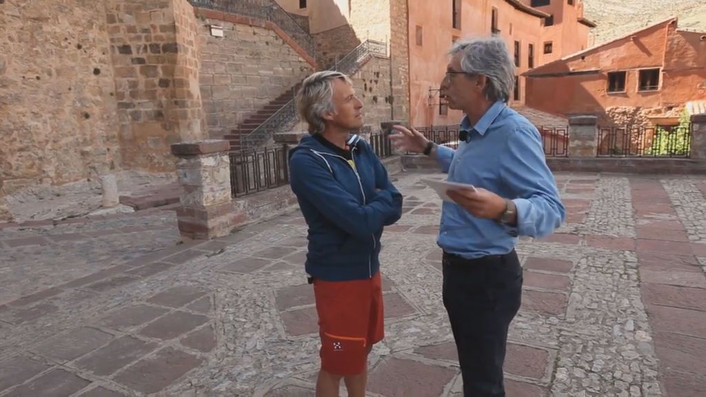 Acabar con la despoblación en Albarracín y convertirlo en el pueblo más bonito del mundo, el reto de Calleja en 'Volando voy'