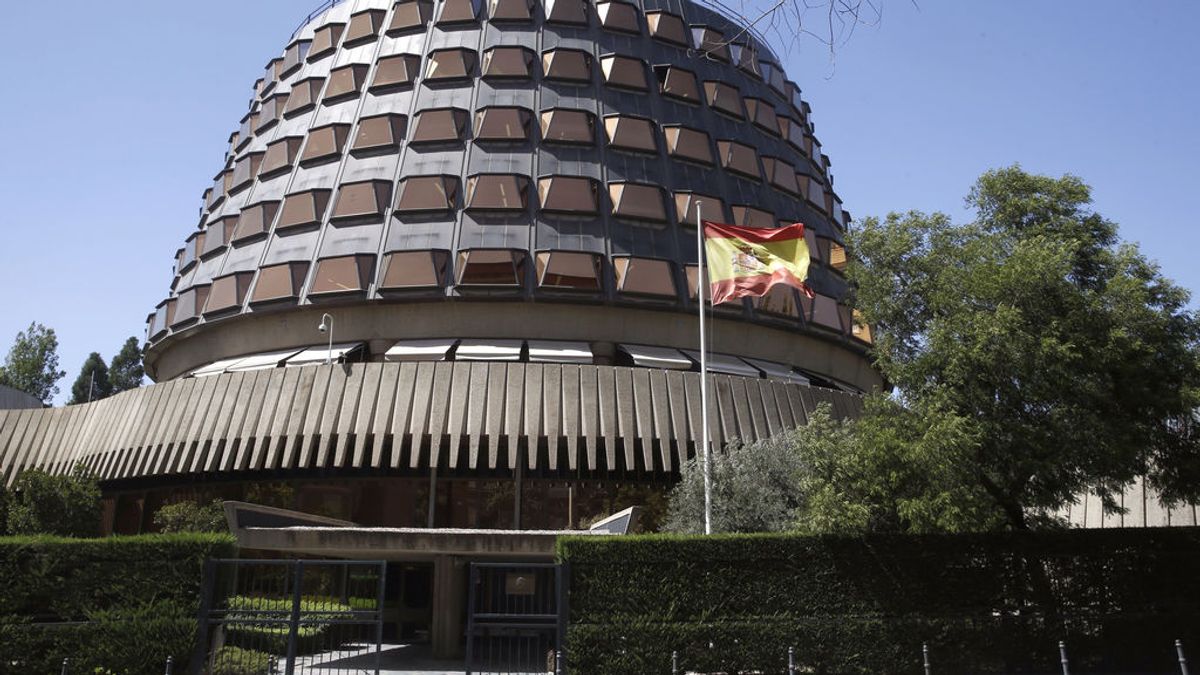 El Constitucional no suspende la independencia de Cataluña hasta oír a la Fiscalía