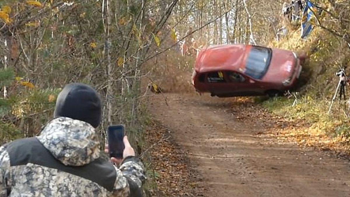 Terrible accidente de rally en Rusia que de milagro no terminó en tragedia
