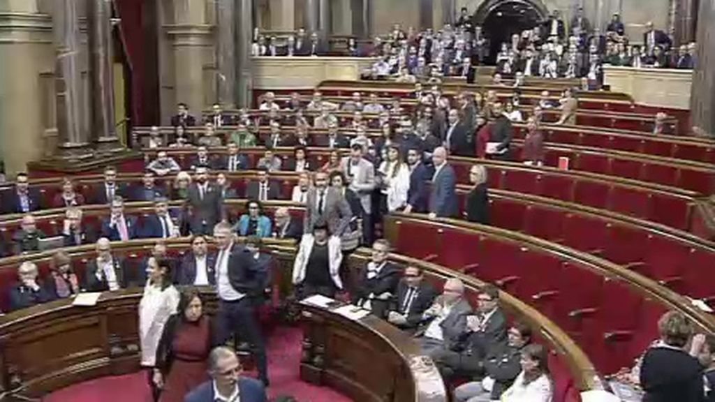 Ciudadanos y PSC abandonan el Pleno del Parlamento de Cataluña antes de votar la independencia